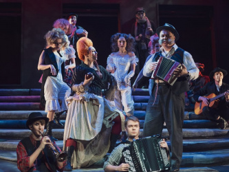 Театр Комиссаржевской представляет премьеру спектакля «Трехгрошовая история»