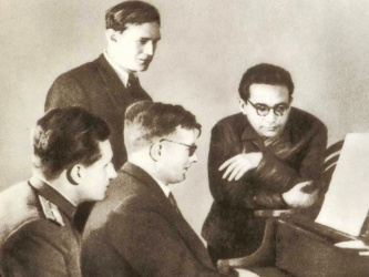 Московский международный Дом музыки представляет спектакль «Распад атома»