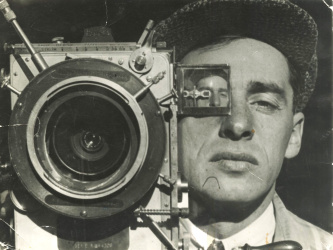 Центр «Зотов» представляет выставку-фильм «Дзига Вертов. Киноглаз»