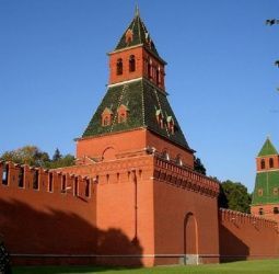 531 год старейшей башне Кремля