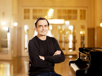 Французский пианист Пьер-Лоран Эмар даст концерты в Москве